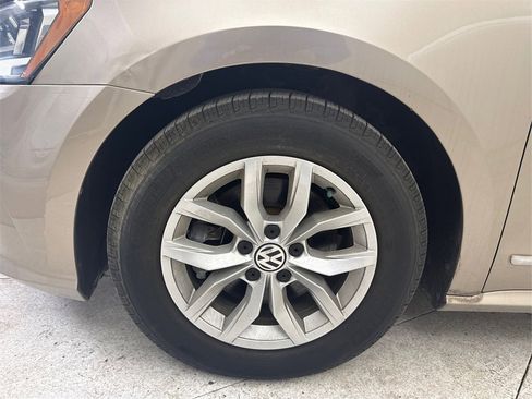 Used 2016 Volkswagen Passat 1.8T S image 14