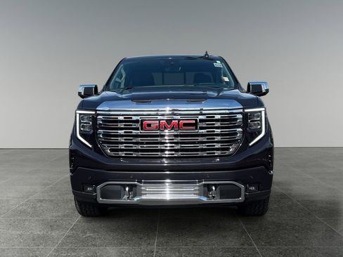 Used 2023 GMC Sierra 1500 Denali w/ Technology Package AWD/4WD image 2