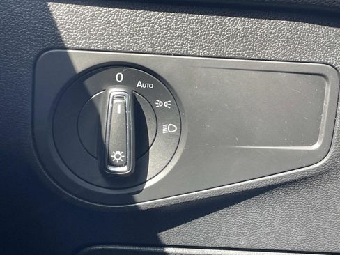 Used 2022 Volkswagen Tiguan SE R-Line image 21