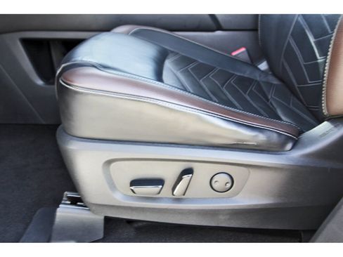 Certified 2023 Nissan Pathfinder Platinum w/ Lighting Package (N93) FWD image 32
