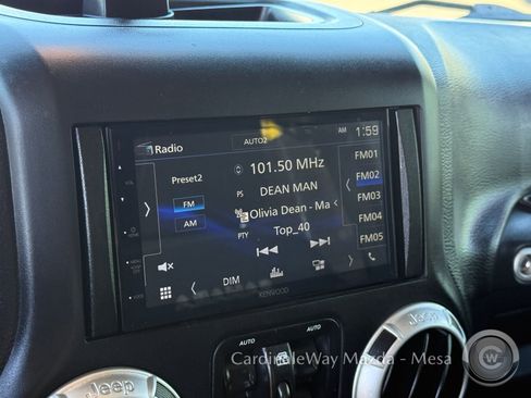 Used 2017 Jeep Wrangler Unlimited Sahara AWD/4WD image 20