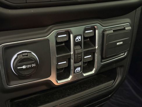 Used 2021 Jeep Wrangler Unlimited Sport image 28