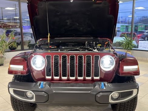 Used 2022 Jeep Wrangler Unlimited Sahara image 25