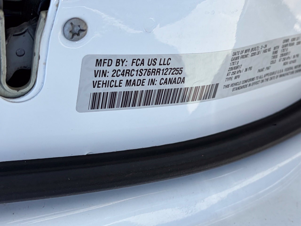 Used 2024 Chrysler Pacifica Limited FWD image 16