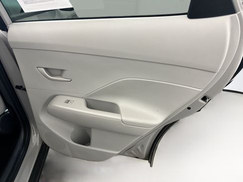 Used 2024 Hyundai Kona SEL AWD/4WD image 31
