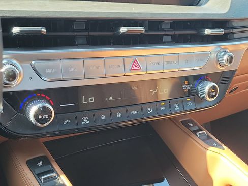 Certified 2025 Kia Telluride EX X-Line AWD/4WD image 17