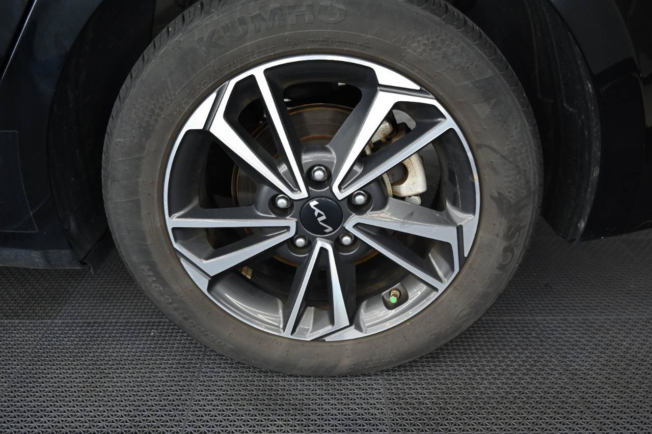 Used 2023 Kia Forte LXS w/ LXS Technology Package FWD image 36