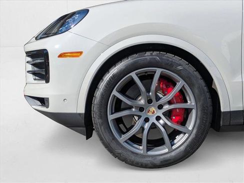 Used 2024 Porsche Cayenne S image 24