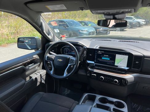 Used 2025 Chevrolet Silverado 1500 LT AWD/4WD image 35