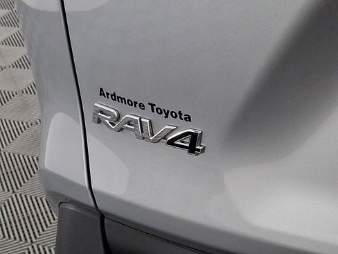 Certified 2025 Toyota RAV4 XLE w/ Convenience Package AWD/4WD image 15