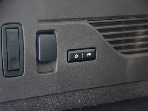 Used 2024 Lincoln Nautilus Black Label AWD/4WD image 19
