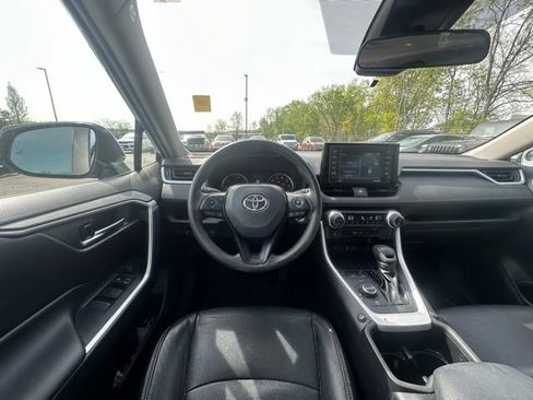 Used 2022 Toyota RAV4 XLE w/ Convenience Package image 16