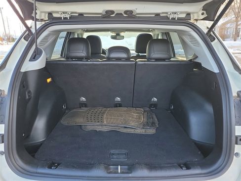 Used 2018 Jeep Compass Latitude w/ Popular Equipment Group image 8