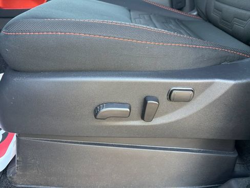 Used 2025 Nissan Frontier PRO-4X w/ Pro Convenience Package AWD/4WD image 13