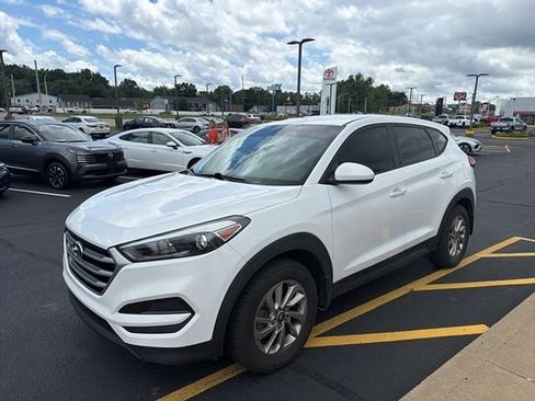 Used 2017 Hyundai Tucson SE FWD image 2