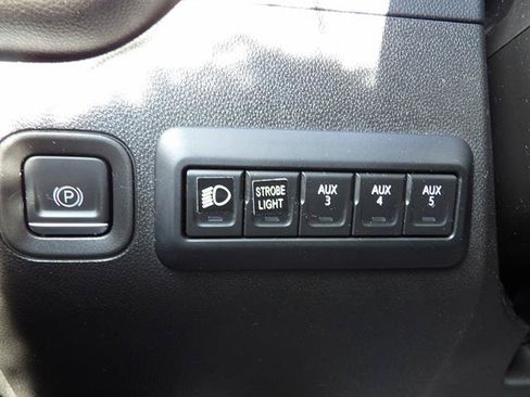 Certified 2022 Chevrolet Silverado 2500 Custom w/ Custom Value Package AWD/4WD image 18