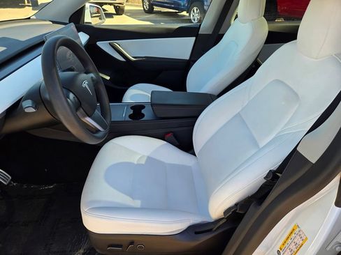 Used 2022 Tesla Model Y Performance AWD/4WD image 15