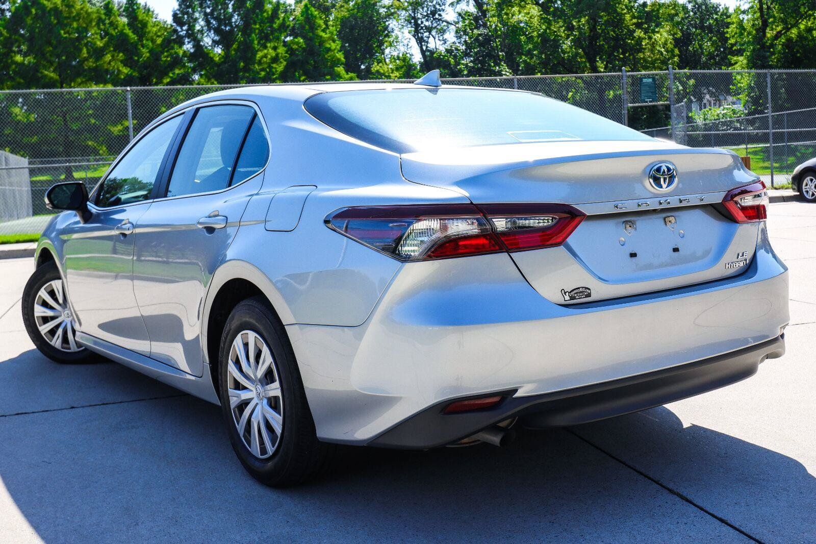 Used 2022 Toyota Camry LE FWD image 15