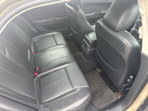 Used 2010 Chrysler 300 Limited RWD image 14