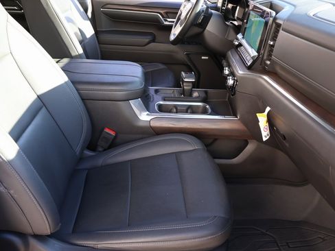 Certified 2023 GMC Sierra 1500 SLT w/ SLT Premium Package image 14