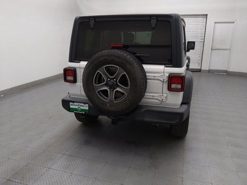 Used 2018 Jeep Wrangler Unlimited Sport S AWD/4WD image 7