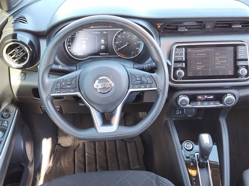 Used 2019 Nissan Kicks SV image 27