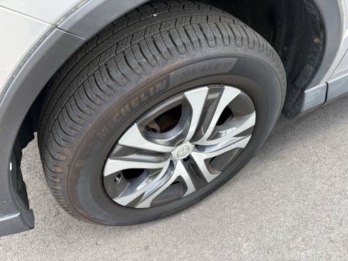 Used 2017 Toyota RAV4 LE image 10