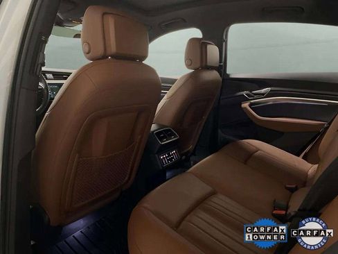 Used 2022 Audi e-tron Premium Plus w/ Premium Plus Package image 19