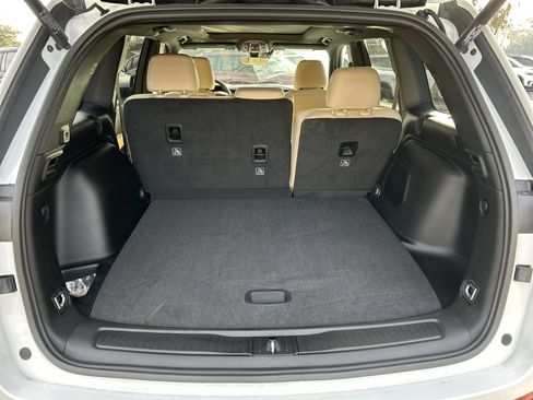 New 2025 Jeep Grand Cherokee Limited w/ Black Appearance Package image 7