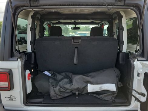 Used 2021 Jeep Wrangler Rubicon AWD/4WD image 6