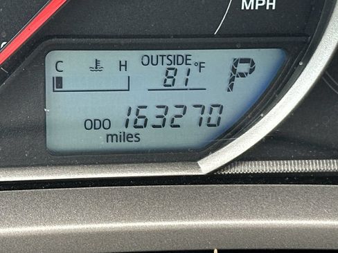 Used 2014 Toyota RAV4 XLE AWD/4WD image 4