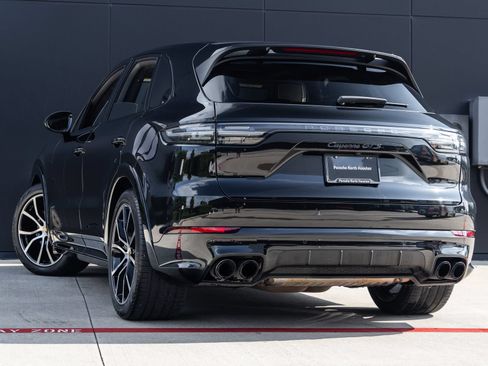 Certified 2023 Porsche Cayenne GTS AWD/4WD image 3
