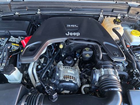 Used 2019 Jeep Wrangler Unlimited Rubicon image 35