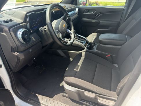 Used 2024 Chevrolet Colorado LT w/ LT Convenience Package AWD/4WD image 5