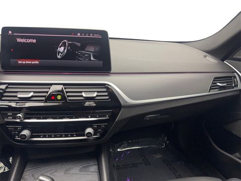 Used 2022 BMW 530i w/ Premium Package image 54