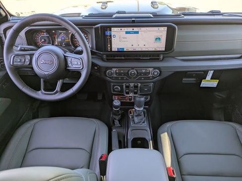 New 2026 Jeep Gladiator Mojave w/ Technology Group AWD/4WD image 16