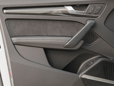 Certified 2025 Audi SQ5 Premium Plus image 23