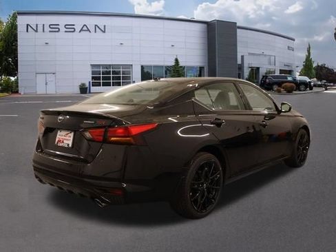 New 2026 Nissan Altima 2.5 SR w/ SR Midnight Edition Package AWD/4WD image 2