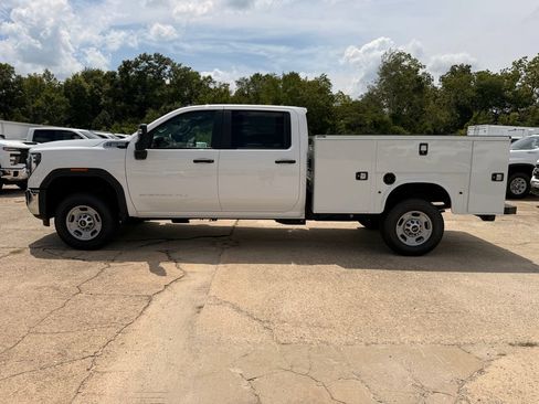 New 2026 GMC Sierra 2500 Pro w/ Convenience Package AWD/4WD image 2