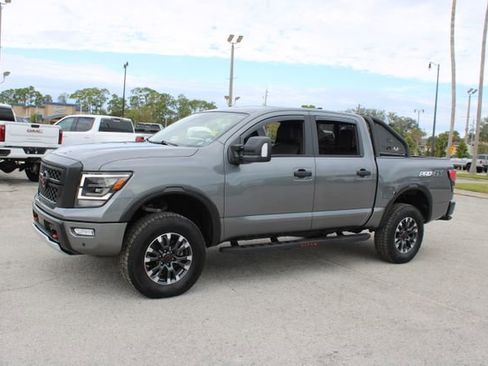 Used 2024 Nissan Titan PRO-4X w/ Pro-4x Convenience Package image 5