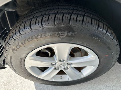 Used 2013 Toyota RAV4 XLE FWD image 4