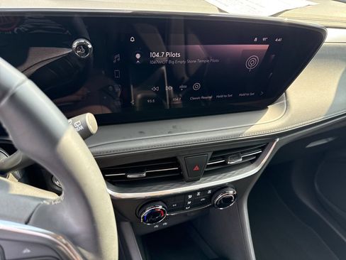 Certified 2024 Buick Encore GX Preferred FWD image 21