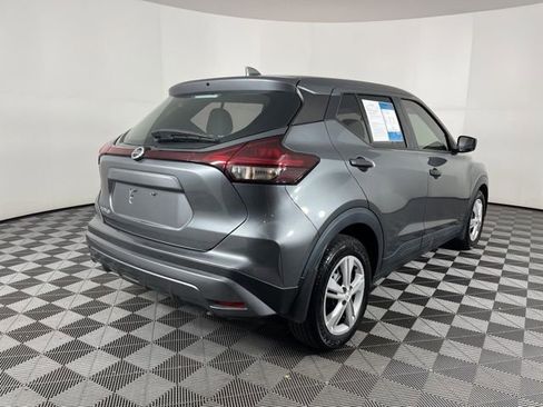 Used 2021 Nissan Kicks S image 10
