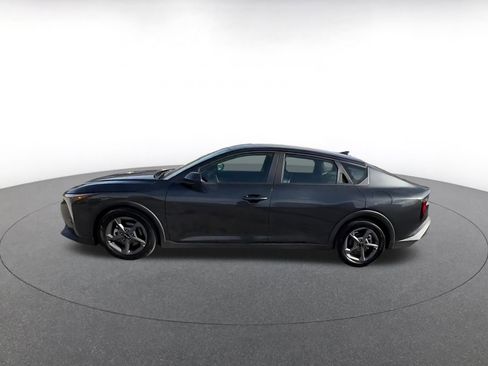 Used 2025 Kia K4 LXS image 9