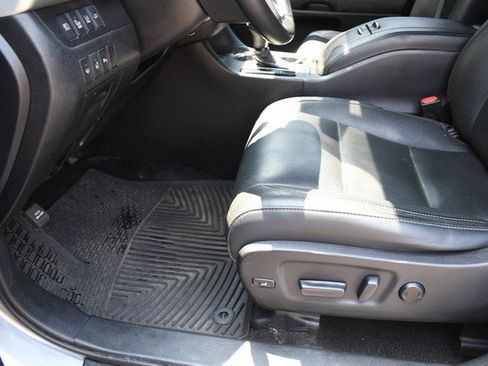 Used 2015 Toyota Highlander Limited Platinum AWD/4WD image 15