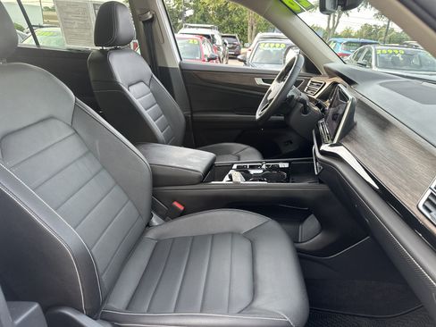 Used 2026 Volkswagen Atlas SEL AWD/4WD image 6