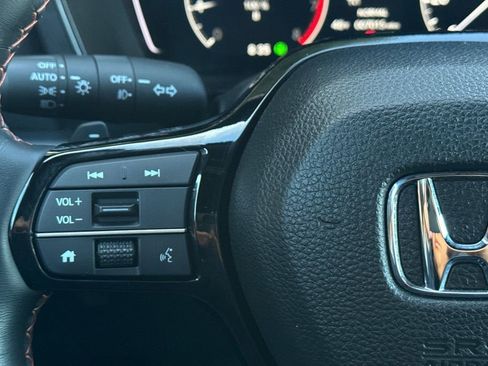 Used 2025 Honda Pilot TrailSport image 28