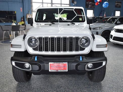 Used 2024 Jeep Wrangler Unlimited Sahara w/ Safety Group AWD/4WD image 10