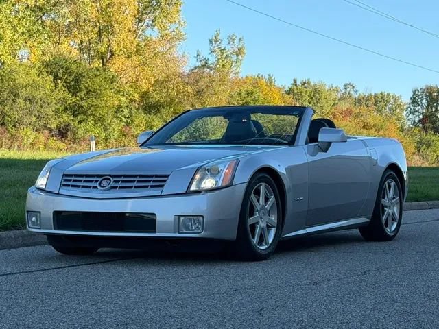 Used 2004 Cadillac XLR RWD image 6