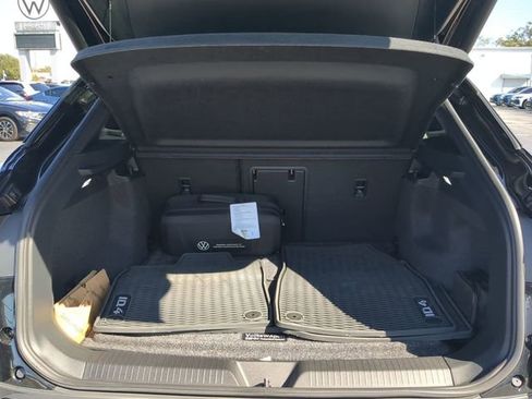 Used 2021 Volkswagen ID.4 Pro S image 9